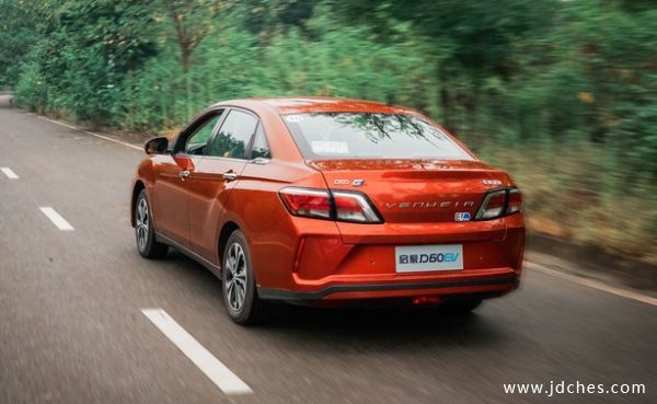 网友试驾“东风启辰D60EV”纯电家用轿车体验总结