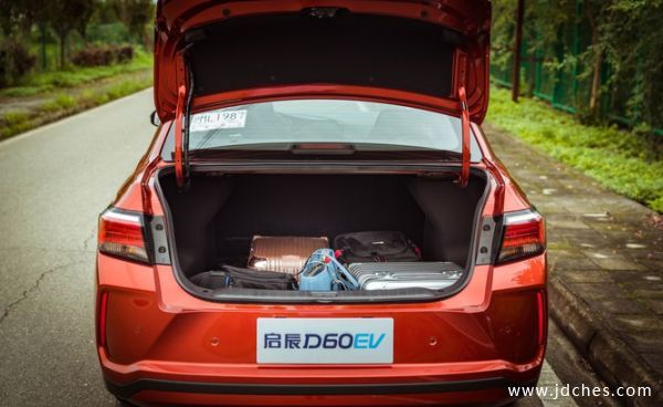 网友试驾“东风启辰D60EV”纯电家用轿车体验总结
