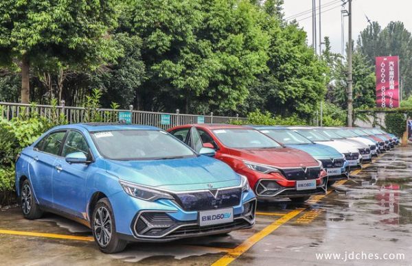 网友试驾“东风启辰D60EV”纯电家用轿车体验总结