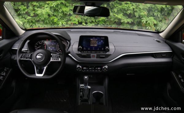 东风日产天籁 打破固有印象越来越“运动化”