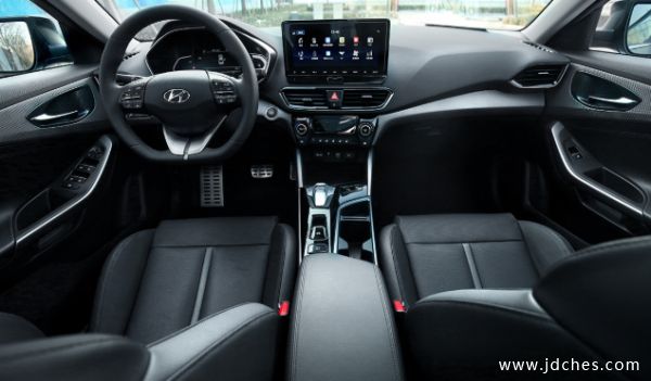 北京现代菲斯塔纯电动正式上市 售17.38万-19.88万元