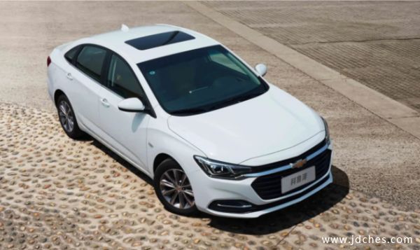 雪佛兰科鲁泽1.5L车型上市 2种配置/售11.19万起 雪佛兰科鲁泽1.5L车型上市 2种配置/售11.19万起