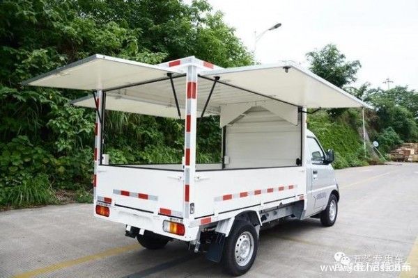 “摆地摊”要合法化——五菱推出翼开移动卖货厢式车