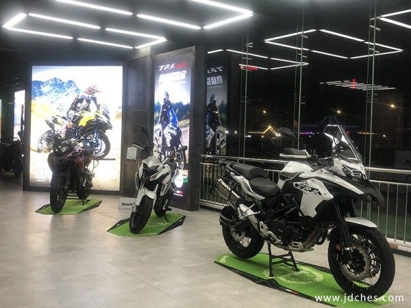百年品牌“贝纳利”南宁旗舰店开业仪式及幼狮800新车发布