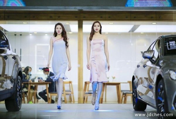 东盟国际车展，岁末大型车展，优惠力度最大的竟然是政府！
