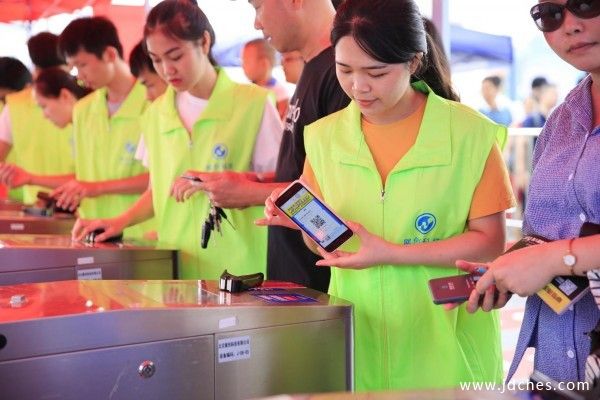 东盟国际车展，岁末大型车展，优惠力度最大的竟然是政府！