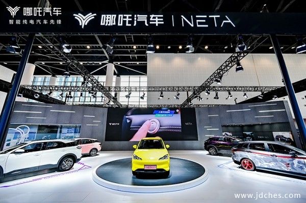 哪吒汽车首款右舵车型重磅发布  多款车型亮相第18届东博会