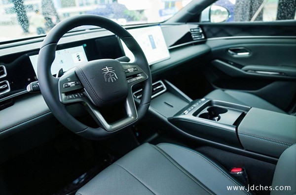 王朝焕新，邕城启幕！比亚迪2026款秦·宋家族携“王炸”实力登陆南宁