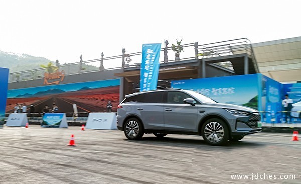 比亚迪王朝焕新车型南宁开试,智驾油耗全在线 比亚迪王朝焕新车型南宁开试,智驾油耗全在线