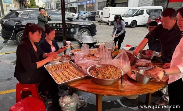 烟火气里的品牌温度！东风风神柳州家宴，共煮温情暖冬日